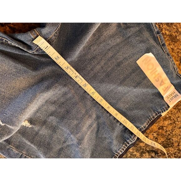 Tinseltown Women's Size 11 Blue Flare Pull-On Jeans Medium Wash - Picture 14 of 15